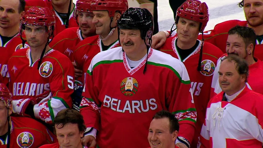 Павел Белый под номером 55 слева от Лукашенко. Фото БелТА